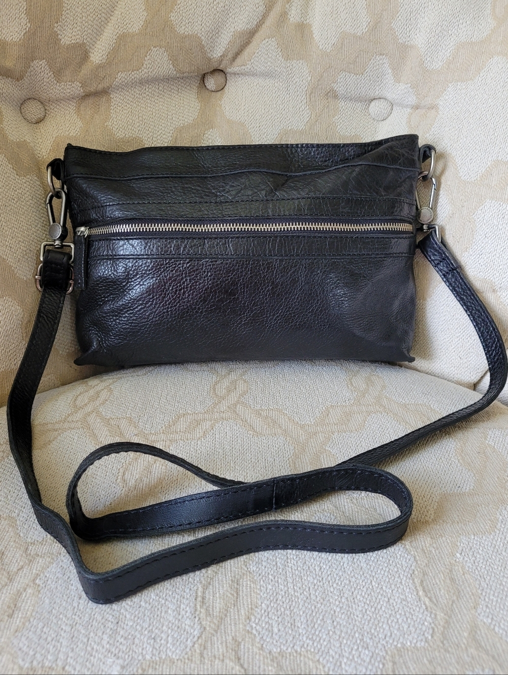 COWBOYSBAG LEATHER CROSSBODY BAG PURSE ADJUSTABLE ZIPPER BLACK SILVER